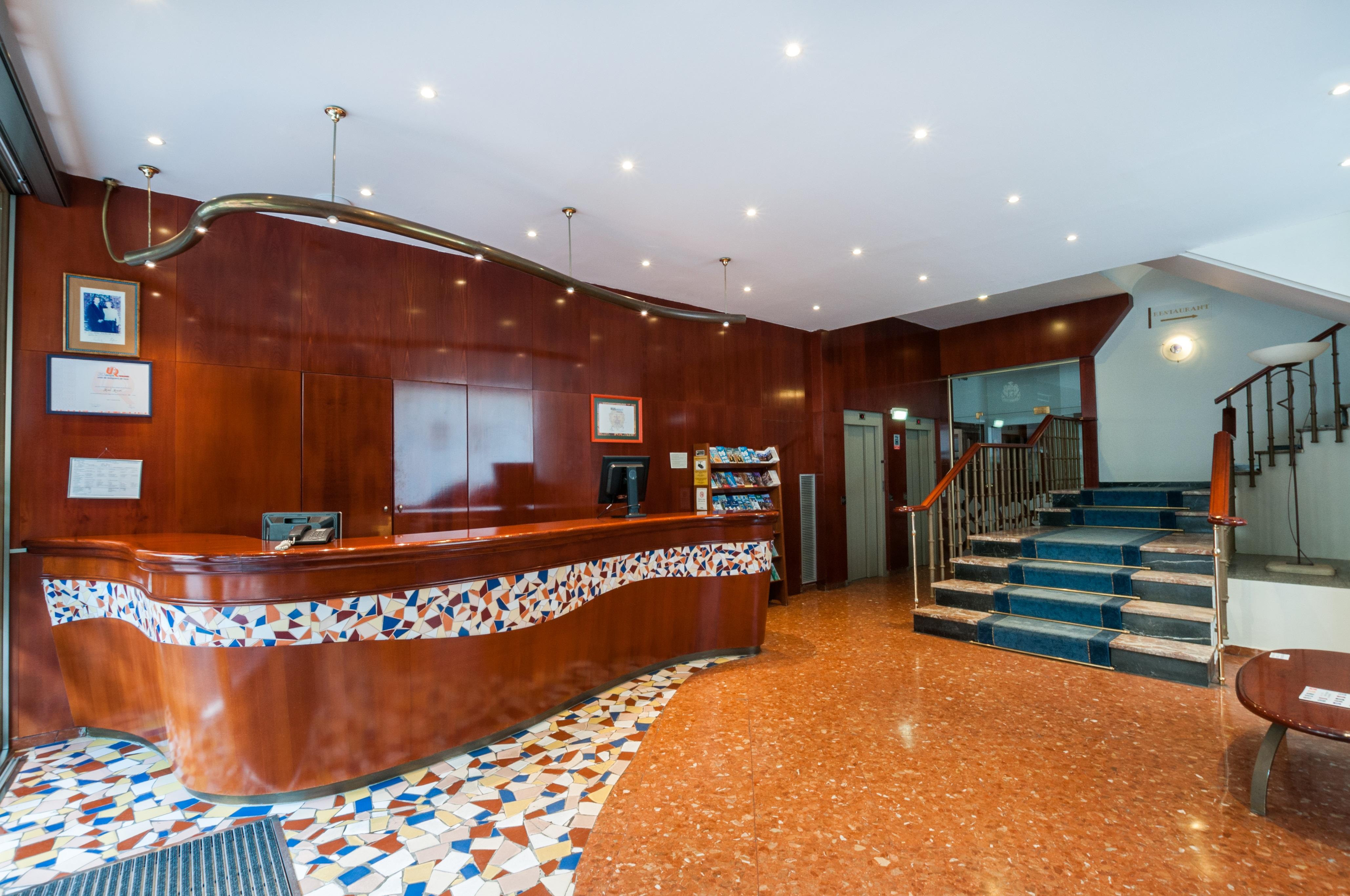 Hotel Gaudi Reus Exterior foto
